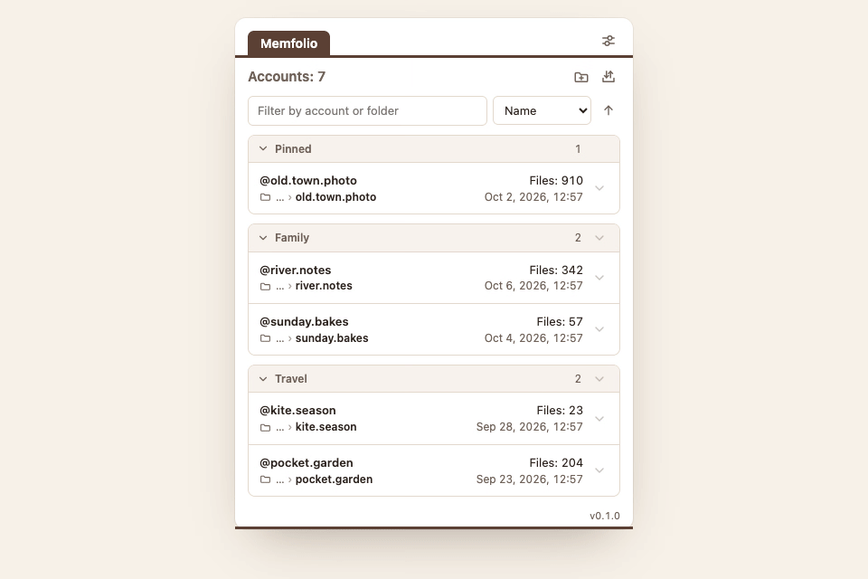 The toolbar popup lists the managed accounts in groups, with a pinned block at the top.